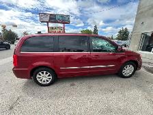 2014 Chrysler Town & Country Touring - Photo 4