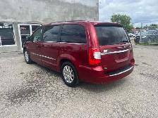 2014 Chrysler Town & Country Touring - Photo 7