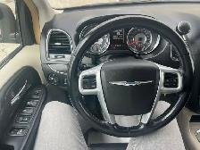 2014 Chrysler Town & Country Touring - Photo 13