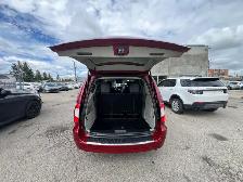 2014 Chrysler Town & Country Touring - Photo 17