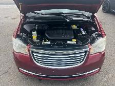 2014 Chrysler Town & Country Touring - Photo 19