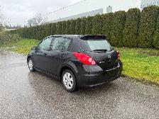 2011 Nissan Versa SL HB AUTO A/C MOONROOF LOCAL BC 106,000KM - Photo 4