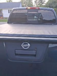 2014 Nissan frontier crew cab 4x4 - Photo 9
