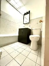 One rooms in a shared 6 ½ unit near Metros available now - Photo 3
