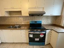 One rooms in a shared 6 ½ unit near Metros available now - Photo 5