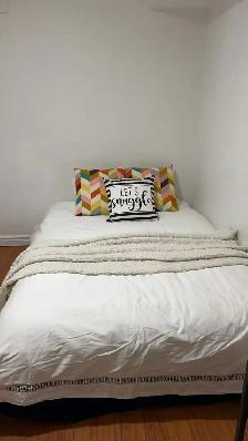 Markham Rooms for Rent-Clean, Convenient & Affordable - Photo 7