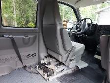 Wheel chair lift for a full size van - Photo 4
