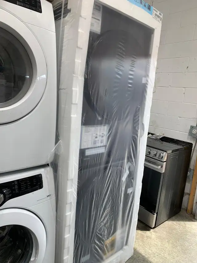 Laundry - Samsung  27' Front Load 5.3 /7.6 Cu.ft Black
