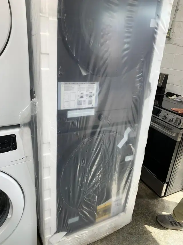 Laundry - Samsung  27' Front Load 5.3 /7.6 Cu.ft