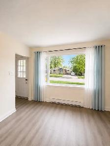 3-BEDROOM MAIN FLOOR | PRIVATE LAUNDRY | PARKING | $2,195