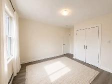3-BEDROOM MAIN FLOOR | PRIVATE LAUNDRY | PARKING | $2,195 - Photo 5