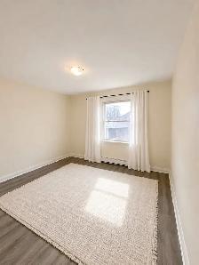 3-BEDROOM MAIN FLOOR | PRIVATE LAUNDRY | PARKING | $2,195 - Photo 6