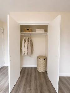 3-BEDROOM MAIN FLOOR | PRIVATE LAUNDRY | PARKING | $2,195 - Photo 7