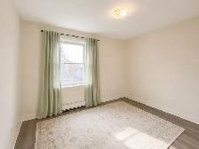 3-BEDROOM MAIN FLOOR | PRIVATE LAUNDRY | PARKING | $2,195 - Photo 10