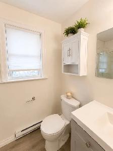 3-BEDROOM MAIN FLOOR | PRIVATE LAUNDRY | PARKING | $2,195 - Photo 14