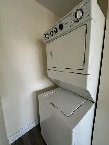 3-BEDROOM MAIN FLOOR | PRIVATE LAUNDRY | PARKING | $2,195 - Photo 16