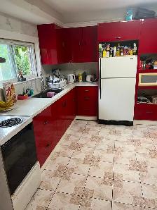LARGE ROOM WITH PRIVATE BATHROOM FOR RENT