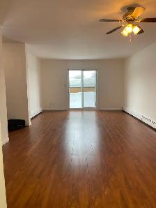 2 bedroom - Heat/Water included - Photo 2