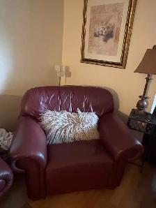 Couches and ottoman - Photo 3