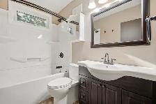 Affordable Selkirk 3 Bedroom! - Photo 9