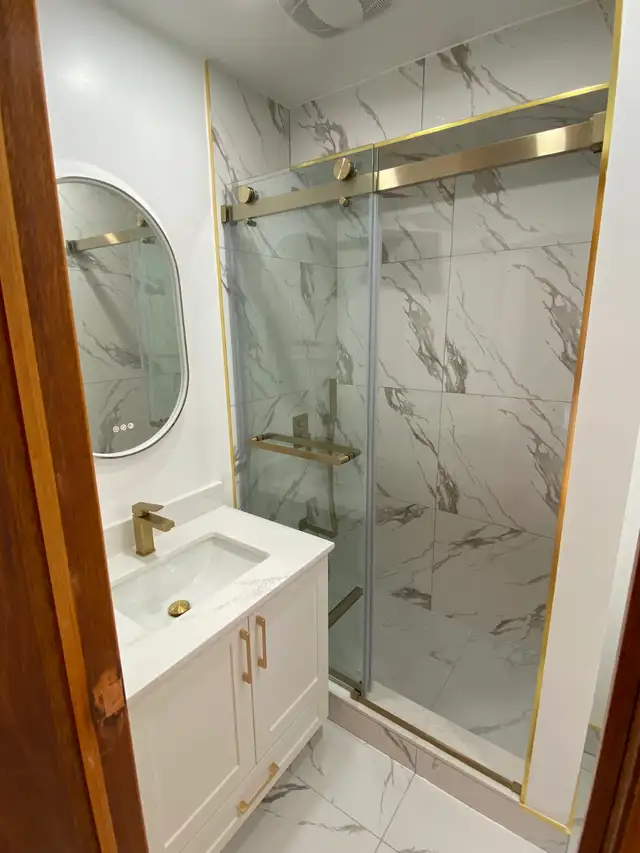clean/quiet upstairs room near UTM Dundas/Erin Mills Pkwy Sept1