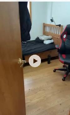 clean/quiet upstairs room near UTM Dundas/Erin Mills Pkwy Sept1 - Photo 9
