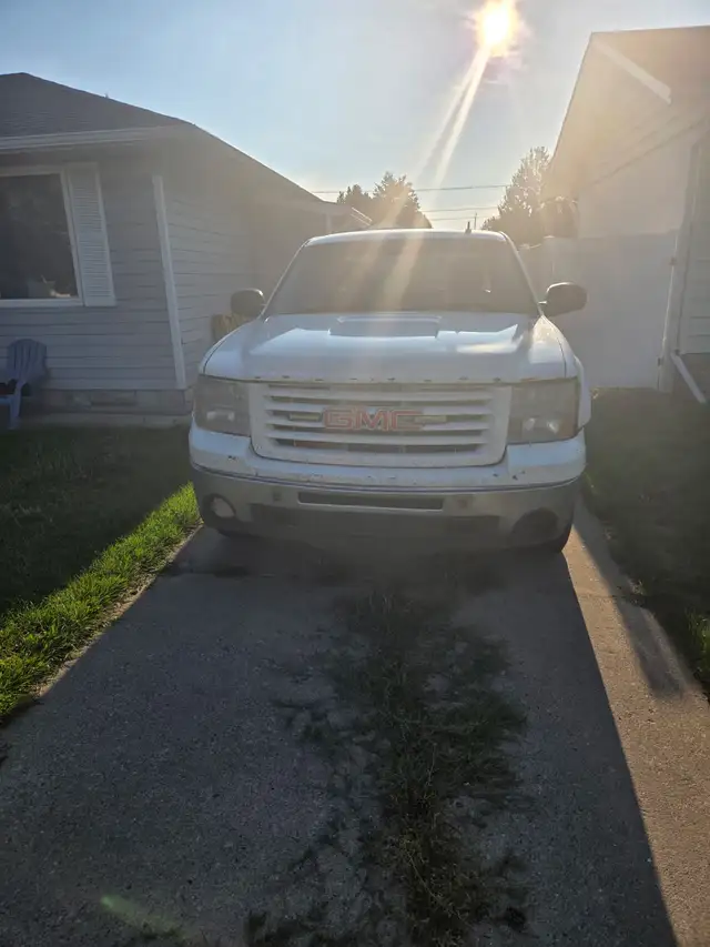 2013 gmc 1500 6.2L...267kms $1500