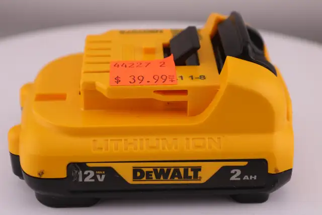 DEWALT DCB122 - 12V MAX LITHIUM ION BATTERY 2.0AH (#44227-2)