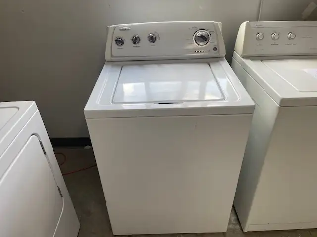 Laveuse seule traditionnelle blanche Whirlpool