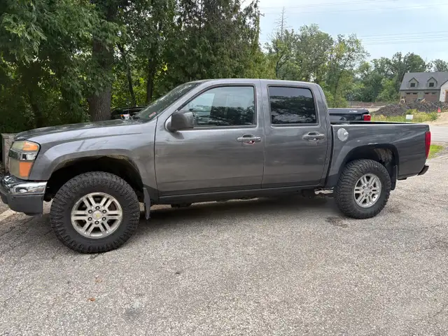 2009 Chevy Colorado LT Crew Cab.