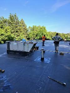 roofing crew for hire - Photo 4