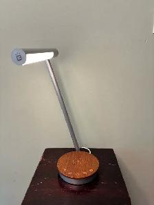 Ultrabrite LED desk lamp with wireless charging - Photo 3