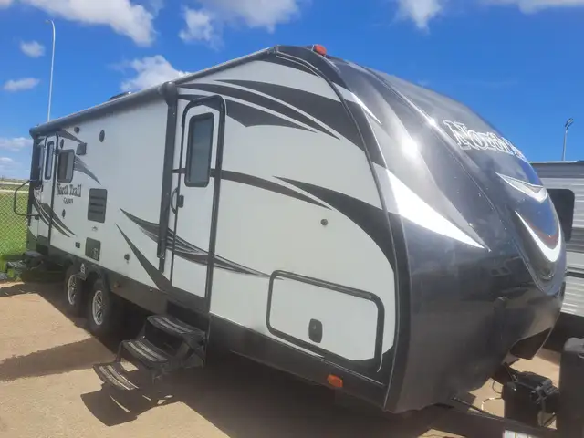 Rear Living Couples Trailer – Spacious & Lightweight