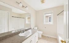 Female-Only Student Rental - Photo 4