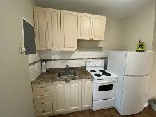 Oshawa Main Floor Legal Bachelor Apt $1499 - Photo 7