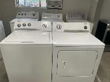 Laveuse sécheuse traditionnelles blanches Whirlpool