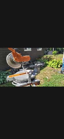 Saws, Nailer, Assorted tools - Photo 4