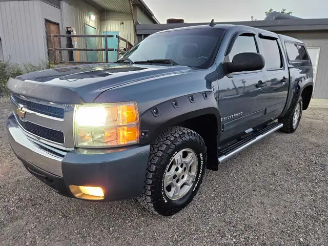 2007 Chevrolet Silverado 1500 LT Crew Cab 5.3L V8 4X4 5.8ft box