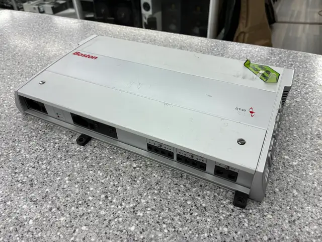 Boston Acoustics GT-40 4-Channel Car Amplifier