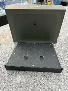 Jeda USB Hub for Tesla Model 3 - Photo 2