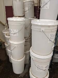 5 Gallon Pails with or without lids. $2 per bucket. - Photo 2