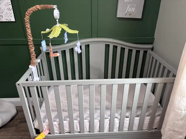 baby crib