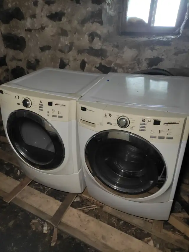 Laveuse sécheuse Maytag