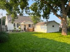 4 Manor Road , St.Catharines - Photo 2