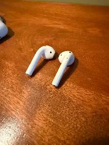 Apple AirPods 2 - Photo 2