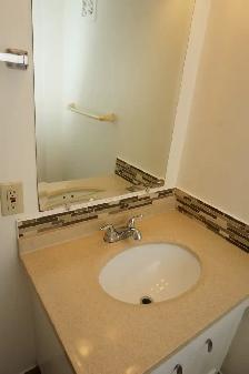 NAIT, Large Reno’d 1 Bedroom Apt in a very Clean, Quiet Building - Photo 6