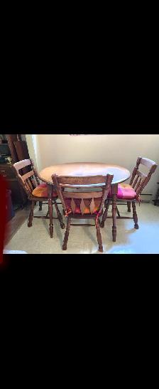 Vintage Solid maple dining set with 4 chairs - Photo 2