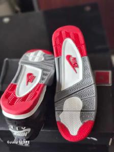Air Jordan 4 Retro Bred 2019 Size 13 US - EUR47 Nike Air. - Photo 2