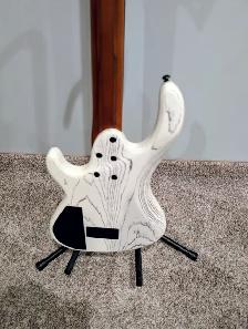 Tribe Avalanche 4 string bass guitar - Photo 2