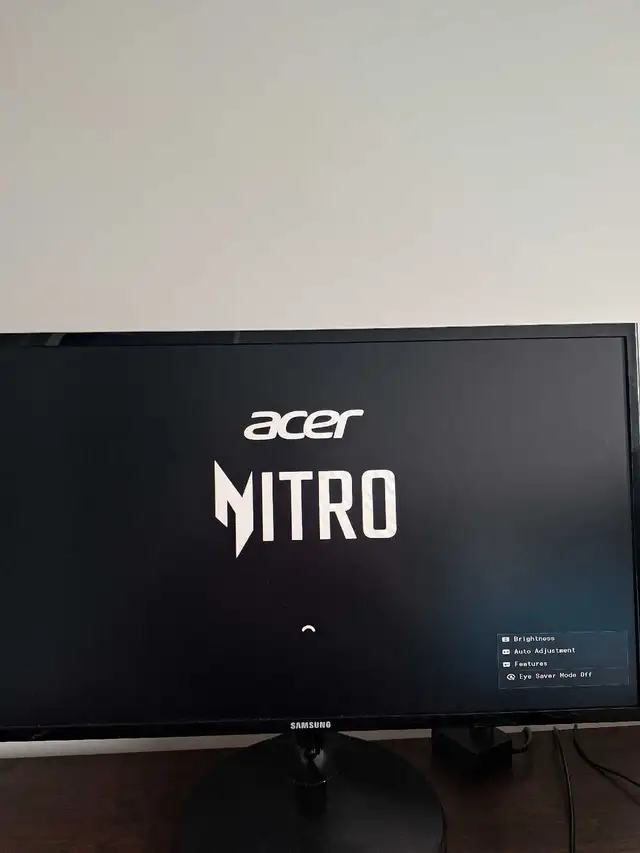 ACER Nitro PC & 24' Samsung Monitor   Keyboard & mouse free